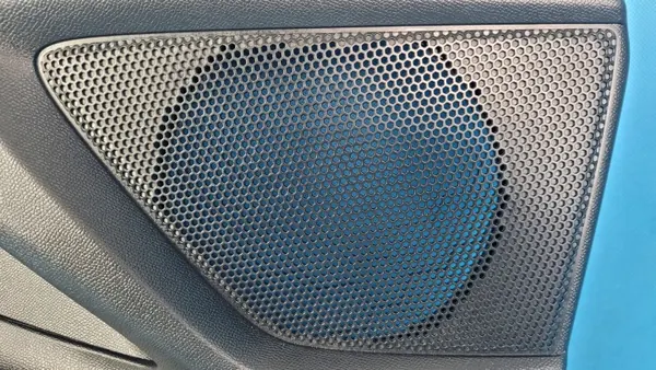 OEM 9835146280 Opel Mokka II Tapicería Puerta Derecha Trasera image 4