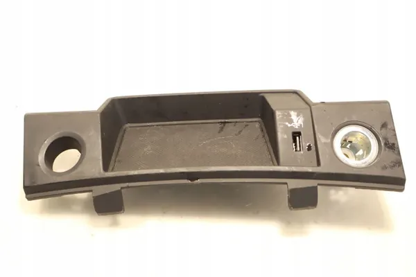 Tomada USB OEM 80B864131A para Audi Q5 II image 5