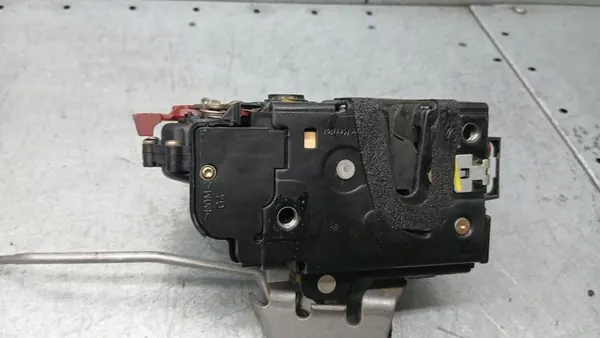 Linke Hintertürschloss Audi A8 D3 4E0839015 image 5