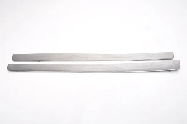 Skoda Superb III Fram-Tröskellist Set OEM 3V0853814E image 2