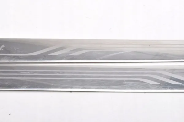 Skoda Superb III Fram-Tröskellist Set OEM 3V0853814E image 6