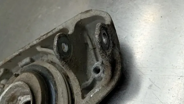 Yläiskiskokiinnike OEM 8E0412383 Audi A4 B6/B7 image 5