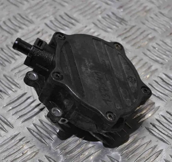 Audi Q5 3.2 V6 Imupumppu 06E145100M image 2