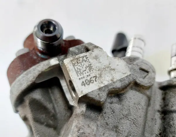 BMW X3/X4 3.0D insprutningspump OEM 8571555 image 6
