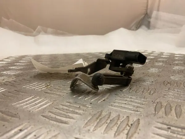 Höhensensor Hinterluftfederung Volvo XC90 2017 OEM 31681288 image 3