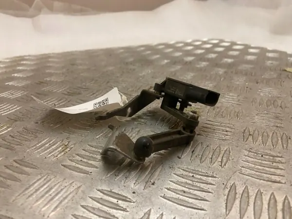 Höhensensor Hinterluftfederung Volvo XC90 2017 OEM 31681288 image 4