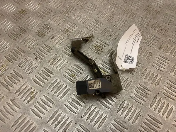 Höhensensor Hinterluftfederung Volvo XC90 2017 OEM 31681288 image 8
