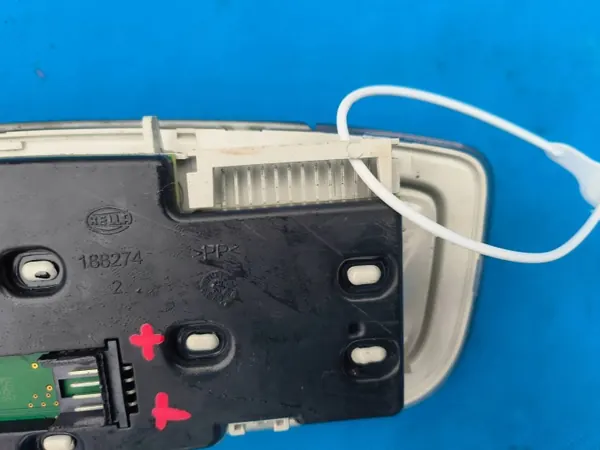 Luz Techo Mini R57 OEM QUA8365 - Estado Usado image 3
