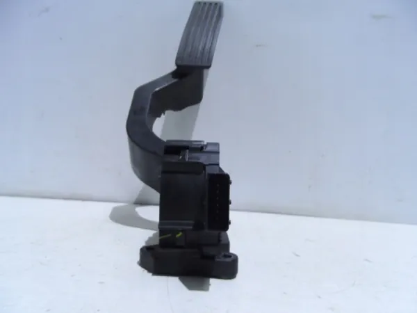 Jeep Cherokee Kaasupoljin OEM 04581652AC 2014-2018 image 3