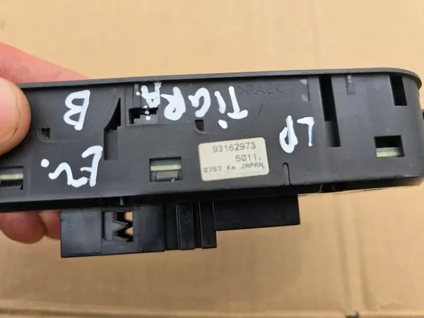 Raam Schakelaar Opel Tigra B Cabrio OE 93162636 image 2