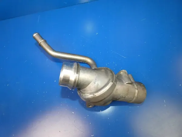 VOLVO XC60 V60 XC70 S60 II 2.4 D5 Carcasa + Termostato OEM 30757799 image 2