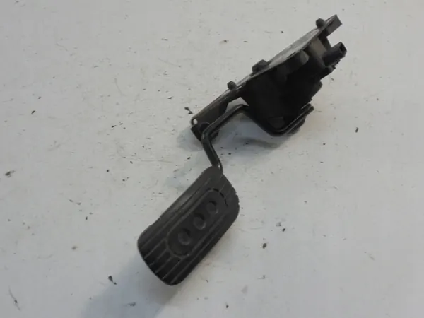 Nissan NV200 Kaasupoljinanturi OEM 18002BJ91A image 2