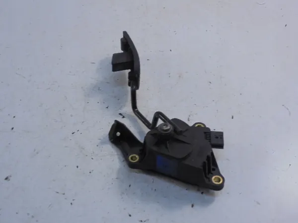 Nissan NV200 Kaasupoljinanturi OEM 18002BJ91A image 3