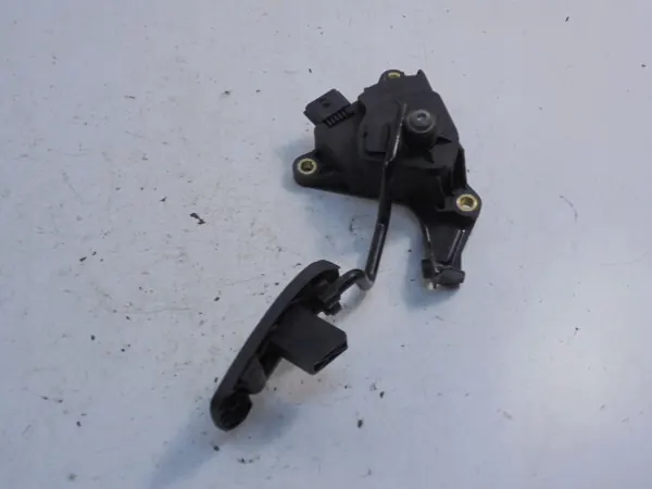Nissan NV200 Kaasupoljinanturi OEM 18002BJ91A image 4