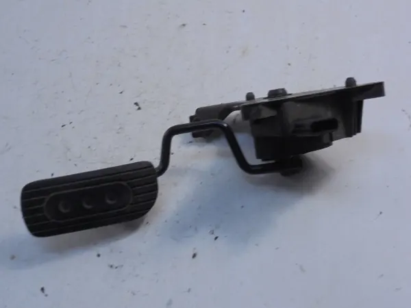 Nissan NV200 Kaasupoljinanturi OEM 18002BJ91A image 5