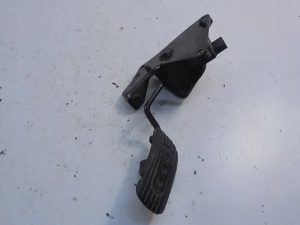 Nissan NV200 Kaasupoljinanturi OEM 18002BJ91A image 6