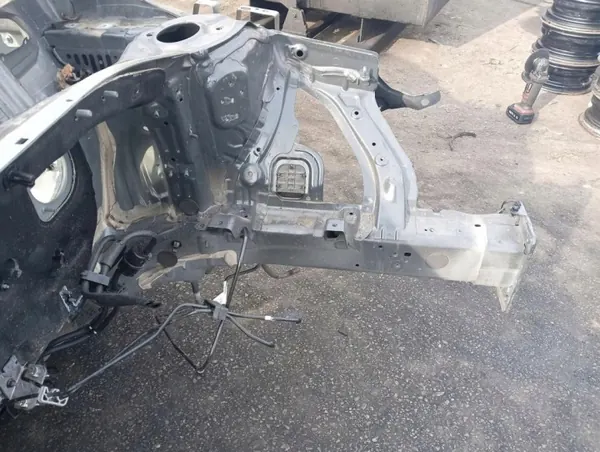 OEM 477220 Longarina esquerda para KIA Proceed III Lift image 3