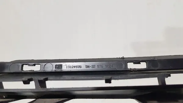 Grille de ventilation avant Opel Zafira B image 5