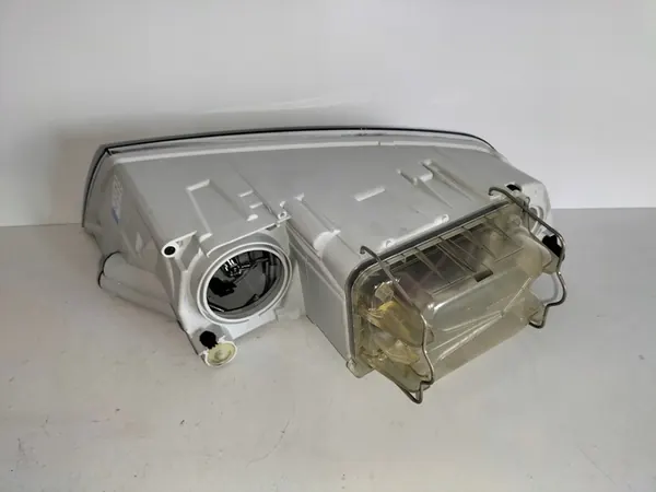 Oikea ajovalaisin SKODA OCTAVIA II 04-08 image 4