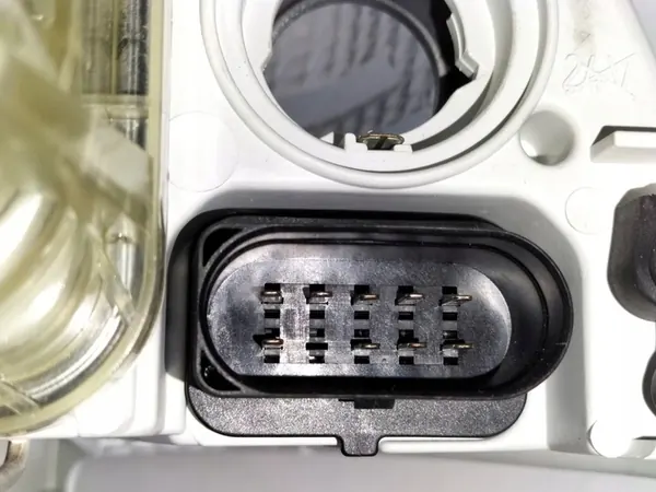 Oikea ajovalaisin SKODA OCTAVIA II 04-08 image 7