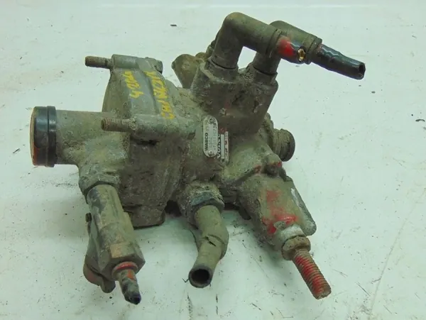 Volvo OE Modulatorventil OEM 4757110750 - Begagnad image 4