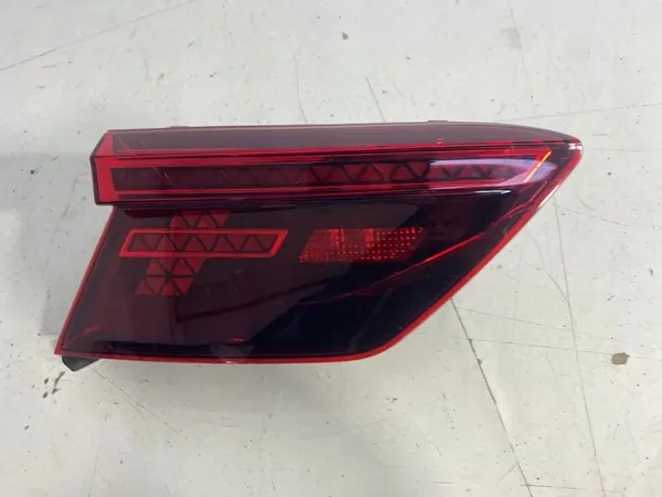 Luz trasera izquierda VW Tiguan II 5NA image 2