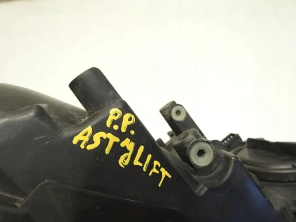 Oikea Etuvalo Opel Astra J Lift 13371600 image 2