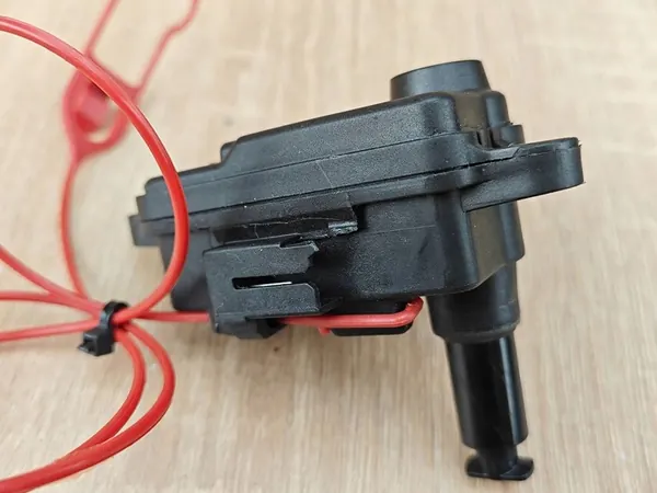 Bränsletanklockaktuator Audi A6 C7 4L0862153D image 6