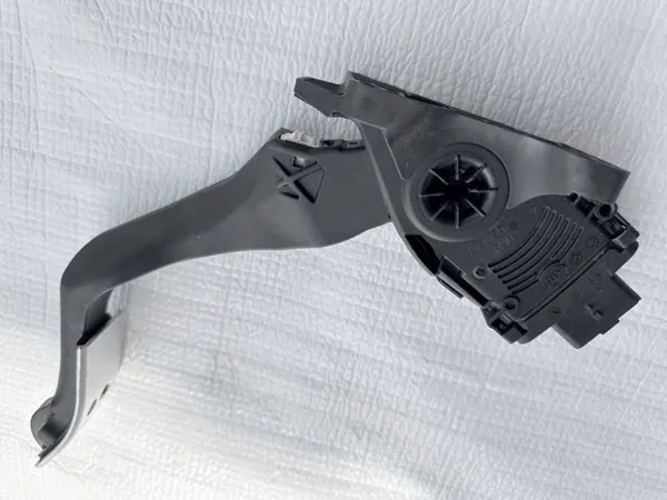 Gaspedaal CITROEN DS3 1.6B 2010 OEM 9671433880 image 2