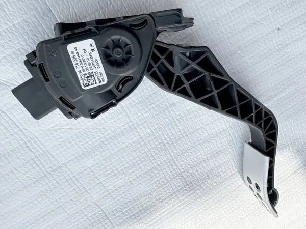 Gaspedaal CITROEN DS3 1.6B 2010 OEM 9671433880 image 3