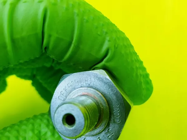 Oljetryckssensor Audi S6 S7 A8 4.0 TFSI 06K919081B image 4