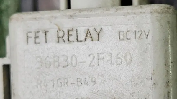 KIA SPORTAGE III IX35 2.0 CRDI Gloeiplug relais 36833-2F360 image 4