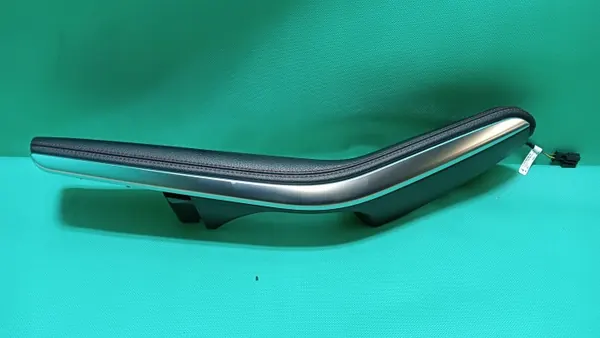 Mercedes W176 Linker Deur Armsteun OEM 11111 Rood image 2