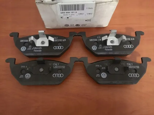 Pastilhas de travão dianteiras OEM 6R0698151A Audi VW Skoda image 4