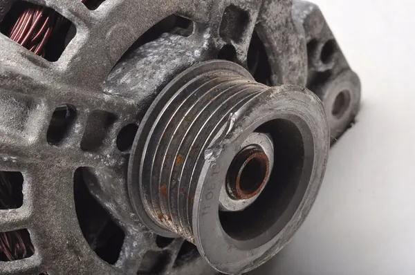 VW UP SKODA CITIGO 1.0 12V Vaihtovirtageneraattori 04C903023B image 3