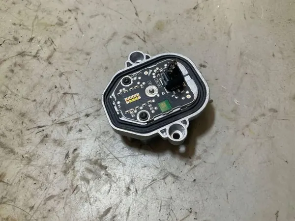 Volvo LED-koplampmodule OEM ME911613 - Gebruikt image 3