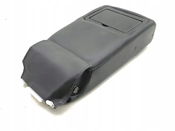 Infiniti Q50 2017 Bakre armstöd OEM AMD199625 image 4