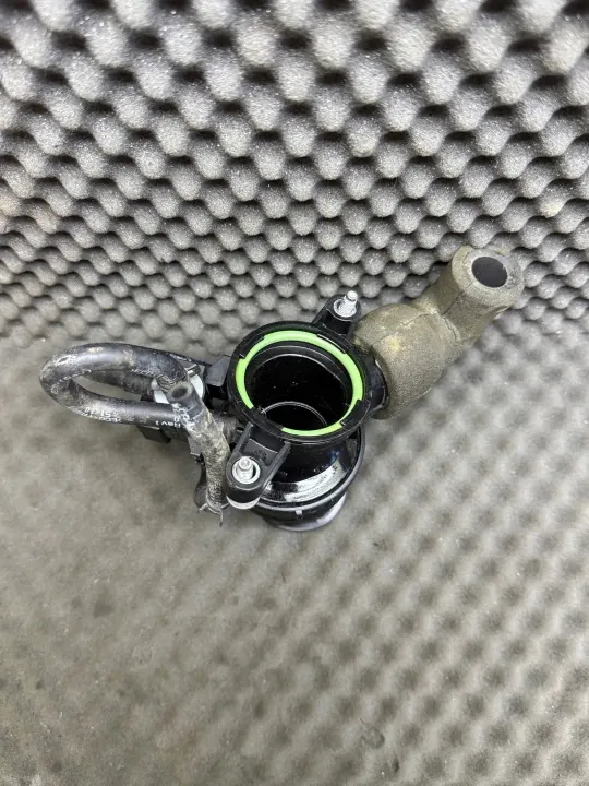 Ilmanpoistoputki OEM 03C129656D VW Audi Skoda Seat image 4