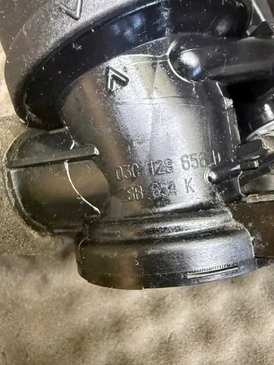 Ilmanpoistoputki OEM 03C129656D VW Audi Skoda Seat image 5