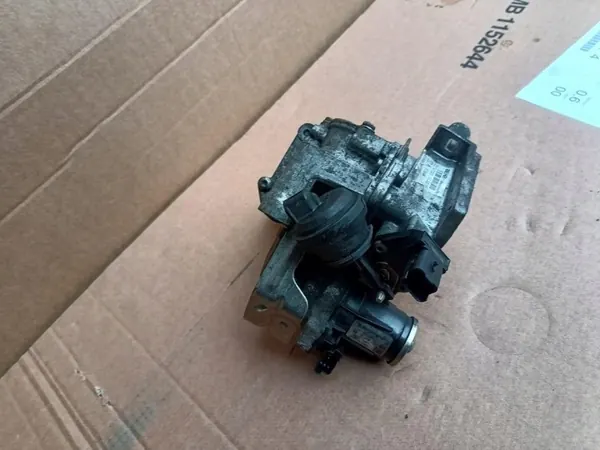 Peugeot EGR-koelerventiel OEM 9807593080 - Gebruikt image 2