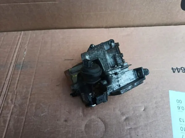 Peugeot EGR-koelerventiel OEM 9807593080 - Gebruikt image 3