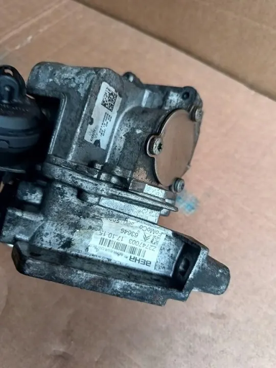 Peugeot EGR-koelerventiel OEM 9807593080 - Gebruikt image 4