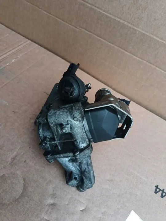 Peugeot EGR-koelerventiel OEM 9807593080 - Gebruikt image 5