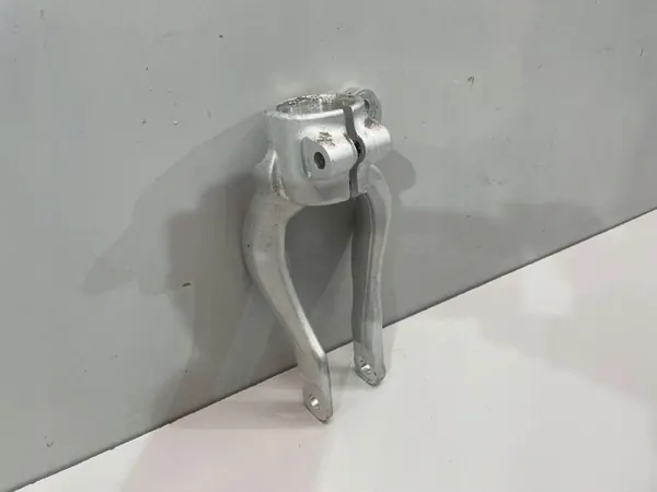 Stoßdämpferhalter vorne rechts OEM 6865930 BMW 5er image 3