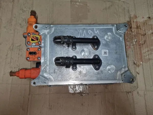 Audi Q3 akkulaturimoduuli OEM 5QE915682EA image 2