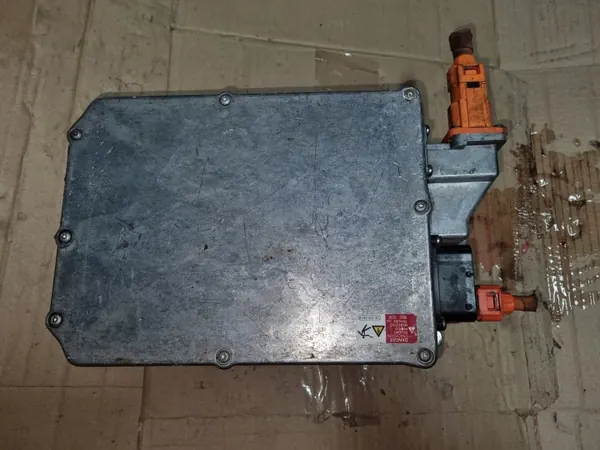 Audi Q3 akkulaturimoduuli OEM 5QE915682EA image 4