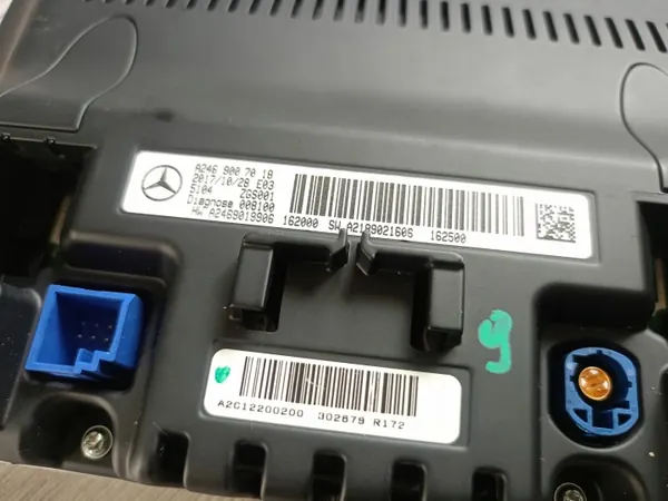 Écran moniteur Mercedes OEM A2469019906 image 4