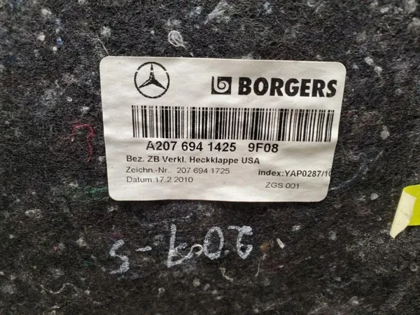 Bagageluckstrim OEM A2076941425 för Mercedes E Coupé image 3