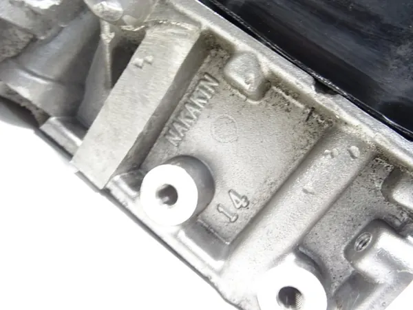 Cárter de aceite Mitsubishi OE OEM 87b79a-988f24 Usado image 4