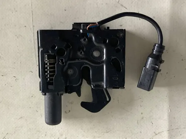 AUDI Q5 FY 17 - 21 Motorhuvudlås 80A823509A image 3